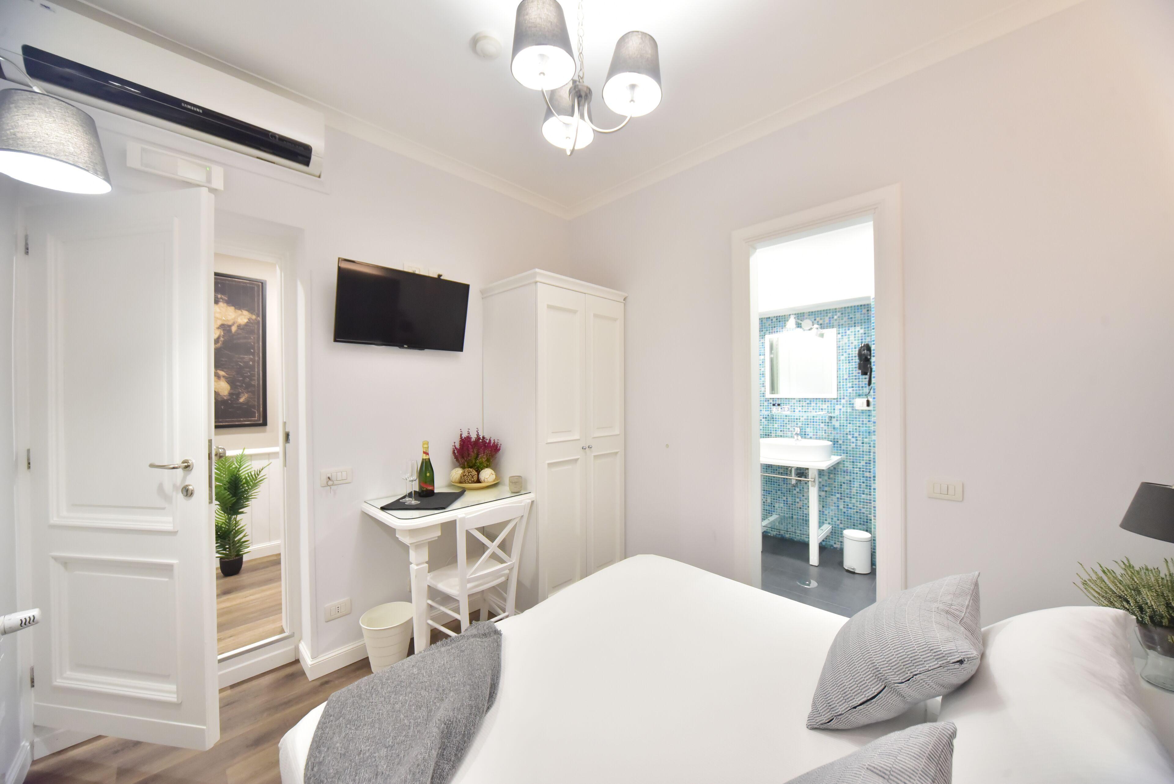 Sacconi Palace Suite Roma — Photos 1
